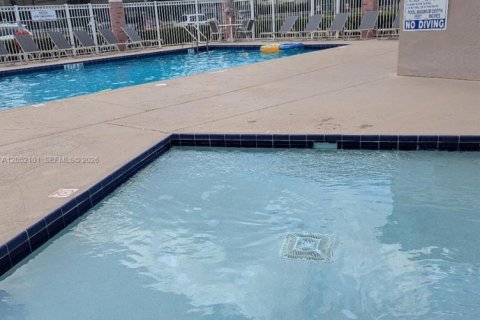 Casa en venta en Sunrise, Florida, 2 dormitorios, 110.09 m2 № 2260709 - foto 18