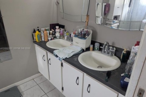 Casa en venta en Sunrise, Florida, 2 dormitorios, 110.09 m2 № 2260709 - foto 10