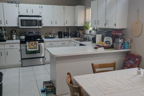 Casa en venta en Sunrise, Florida, 2 dormitorios, 110.09 m2 № 2260709 - foto 8