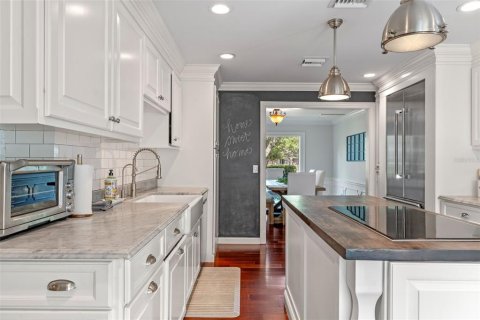 House in Winter Park, Florida 5 bedrooms, 402.08 sq.m. № 1915733 - photo 9