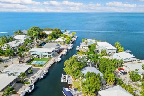 House in Key Largo, Florida 3 bedrooms, 181.53 sq.m. № 2007200 - photo 14