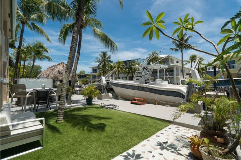 House in Key Largo, Florida 3 bedrooms, 181.53 sq.m. № 2007200 - photo 17