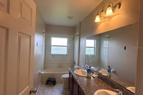 Casa en alquiler en Kissimmee, Florida, 4 dormitorios, 202.9 m2 № 1839073 - foto 28