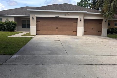 House in Kissimmee, Florida 4 bedrooms, 202.9 sq.m. № 1839073 - photo 1