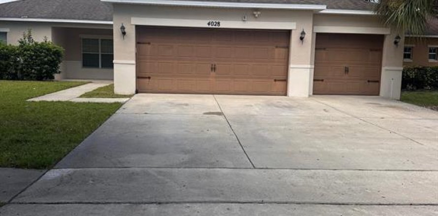 House in Kissimmee, Florida 4 bedrooms, 202.9 sq.m. № 1839073