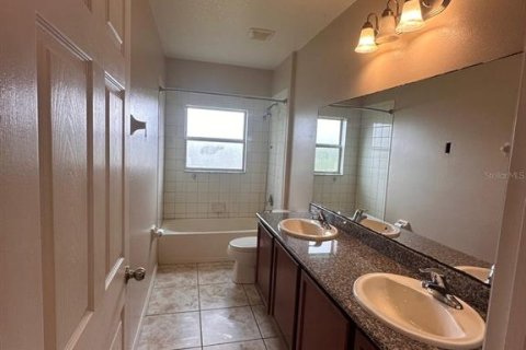 House in Kissimmee, Florida 4 bedrooms, 202.9 sq.m. № 1839073 - photo 14