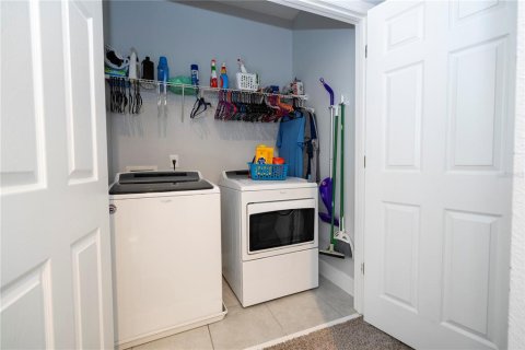 Adosado en venta en Winter Garden, Florida, 3 dormitorios, 166.2 m2 № 2120928 - foto 11