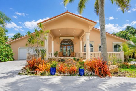 Villa ou maison à Southwest Ranches, Floride 3 chambres, 495.82 m2 № 2355485