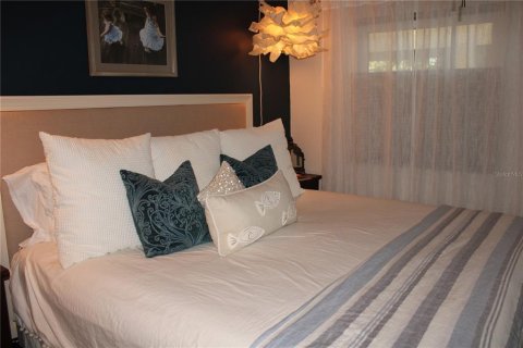Condo in Bradenton, Florida, 2 bedrooms  № 2205887 - photo 24