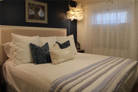 Condo in Bradenton, Florida, 2 bedrooms  № 2205887 - photo 22