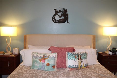Condo in Bradenton, Florida, 2 bedrooms  № 2205887 - photo 12