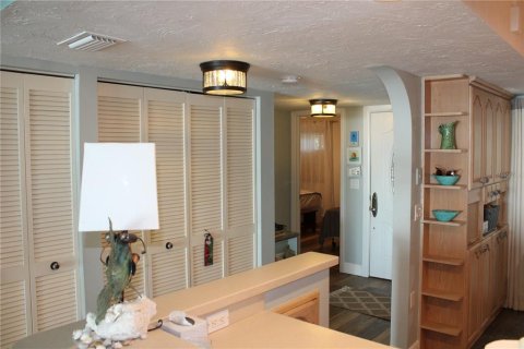 Condo in Bradenton, Florida, 2 bedrooms  № 2205887 - photo 6