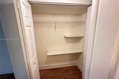 Купить кондоминиум в Санрайз, Флорида 2 спальни, 116.31м2, № 1960064 - фото 9