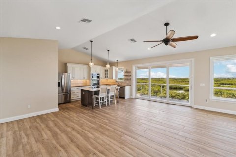Villa ou maison à vendre à New Smyrna Beach, Floride: 4 chambres, 299.7 m2 № 2148782 - photo 16