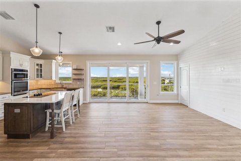 Villa ou maison à vendre à New Smyrna Beach, Floride: 4 chambres, 299.7 m2 № 2148782 - photo 11