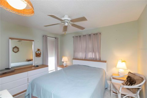 Condo in New Port Richey, Florida, 2 bedrooms  № 1517352 - photo 14