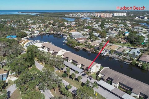 Condo in New Port Richey, Florida, 2 bedrooms  № 1517352 - photo 17