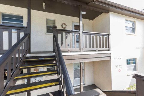 Condo in New Port Richey, Florida, 2 bedrooms  № 1517352 - photo 2
