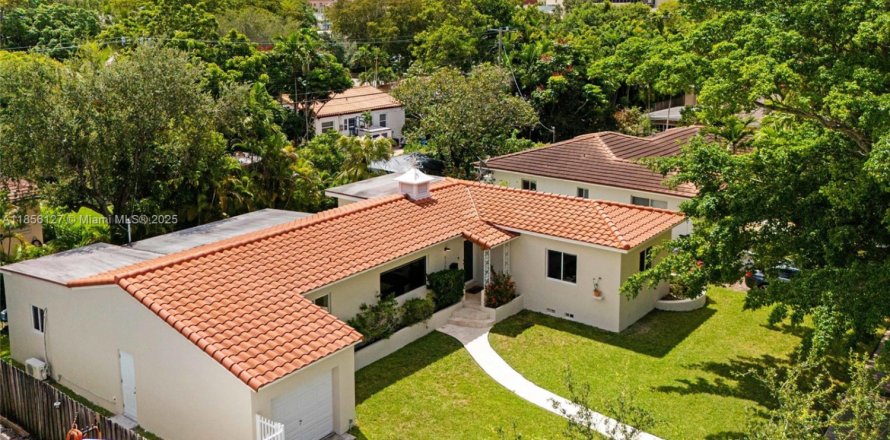 Casa en Miami, Florida 3 dormitorios, 193.61 m2 № 1890047