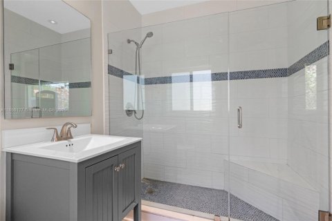 Casa en venta en Miami, Florida, 3 dormitorios, 193.61 m2 № 1890047 - foto 20