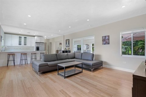 Casa en venta en Miami, Florida, 3 dormitorios, 193.61 m2 № 1890047 - foto 13