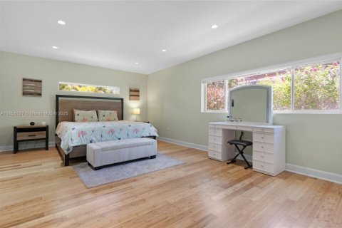 Casa en venta en Miami, Florida, 3 dormitorios, 193.61 m2 № 1890047 - foto 15
