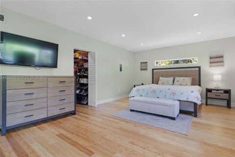 Casa en venta en Miami, Florida, 3 dormitorios, 193.61 m2 № 1890047 - foto 16