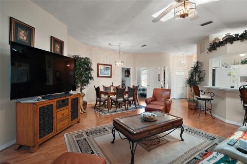 House in Leesburg, Florida 3 bedrooms, 140.1 sq.m. № 1873619 - photo 9
