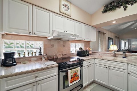 House in Leesburg, Florida 3 bedrooms, 140.1 sq.m. № 1873619 - photo 11