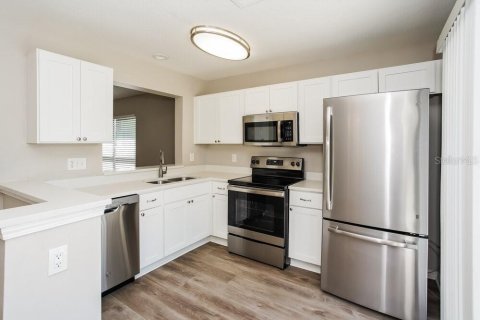 Villa ou maison à louer à Apollo Beach, Floride: 4 chambres, 144.46 m2 № 1880637 - photo 6