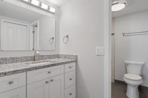 Condo in Altamonte Springs, Florida, 2 bedrooms № 2204477 - photo 10