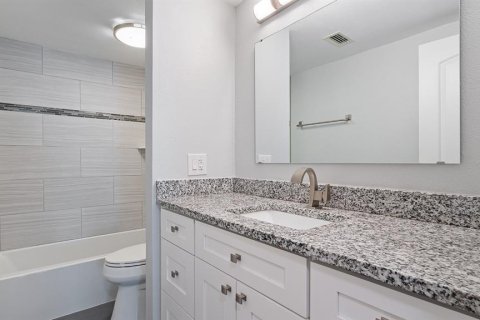 Condo in Altamonte Springs, Florida, 2 bedrooms № 2204477 - photo 14