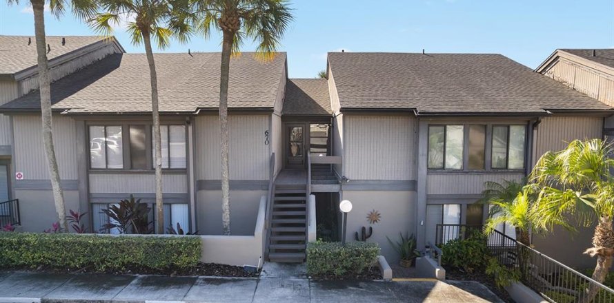 Condo in Altamonte Springs, Florida, 2 bedrooms № 2204477