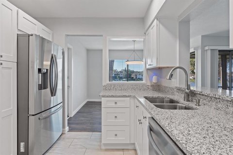 Condo in Altamonte Springs, Florida, 2 bedrooms № 2204477 - photo 19