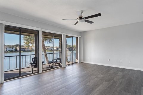Condo in Altamonte Springs, Florida, 2 bedrooms № 2204477 - photo 15