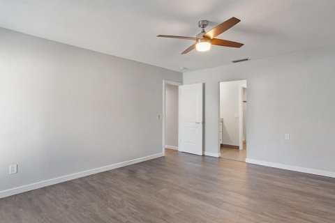 Condo in Altamonte Springs, Florida, 2 bedrooms № 2204477 - photo 9