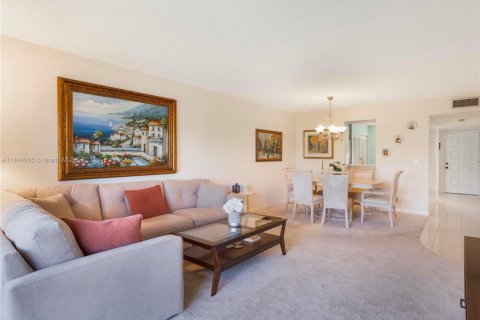 Condo in Delray Beach, Florida, 2 bedrooms  № 1839388 - photo 11