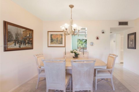 Condo in Delray Beach, Florida, 2 bedrooms  № 1839388 - photo 10