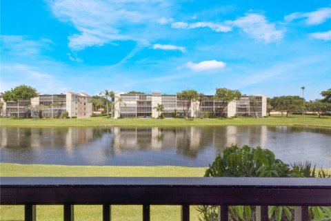 Condo in Delray Beach, Florida, 2 bedrooms  № 1839388 - photo 26