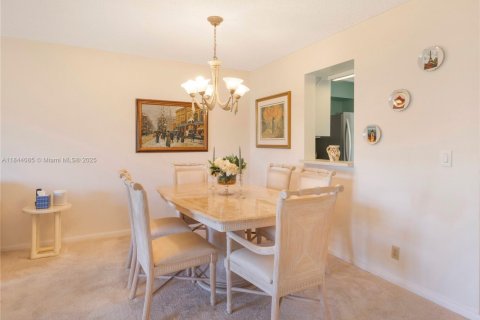 Condo in Delray Beach, Florida, 2 bedrooms  № 1839388 - photo 9