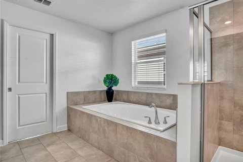 Villa ou maison à vendre à Kissimmee, Floride: 6 chambres, 349.31 m2 № 1550274 - photo 24