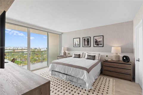 Condo in Miami, Florida, 2 bedrooms  № 2053037