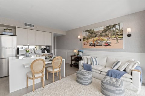 Condo in Miami, Florida, 2 bedrooms  № 2053037 - photo 19
