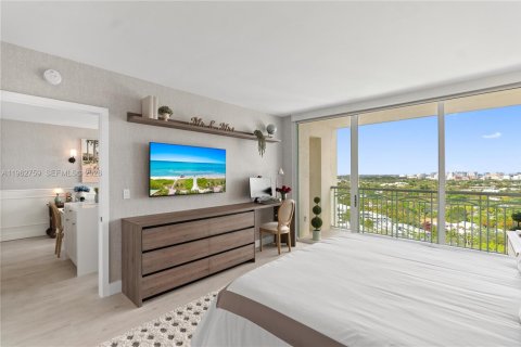Condo in Miami, Florida, 2 bedrooms  № 2053037 - photo 11