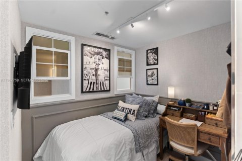 Condo in Miami, Florida, 2 bedrooms  № 2053037 - photo 21