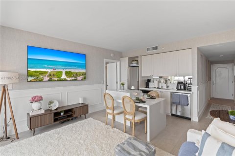 Condo in Miami, Florida, 2 bedrooms  № 2053037 - photo 27
