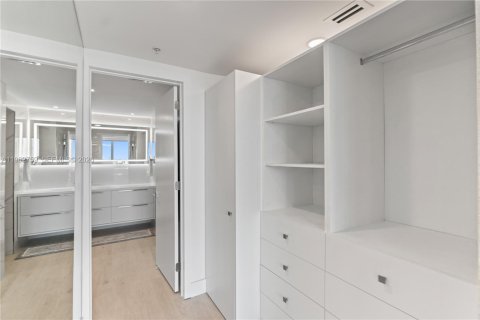 Condo in Miami, Florida, 2 bedrooms  № 2053037 - photo 14