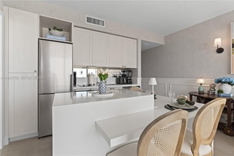 Condo in Miami, Florida, 2 bedrooms  № 2053037 - photo 28