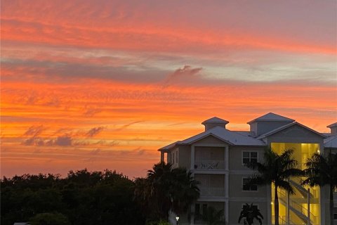 Condominio en alquiler en Bradenton, Florida, 2 dormitorios, 153.94 m2 № 1900266 - foto 3