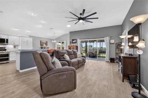 Casa en venta en Oxford, Florida, 4 dormitorios, 183.76 m2 № 2220398 - foto 18